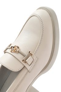 لوفر زنانه کرم بند دار پاشنه کوتاه چرم راحتی دری مد