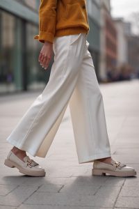 لوفر زنانه کرم پاپیونی چرم کژوال دری مد