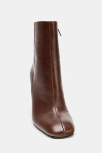 نیم بوت زنانه چرم پاشنه پهن زارا – ZARA