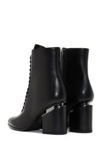 نیم بوت زنانه چرمی مشکی زیپ‌دار پاشنه‌بلند ضخیم دری مد