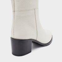 چکمه زنانه چرم سفید FAVORME-TR – ALDO