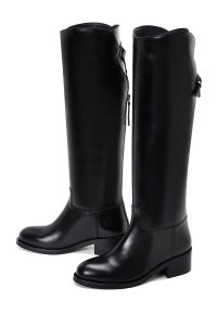 چکمه زنانه چرمی مشکی زیپ‌دار با جزئیات سگک دری مد