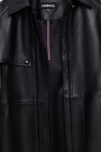 کاپشن زنانه Cordelia چرم مشکی یقه‌پیراهنی با کمربند دری مد