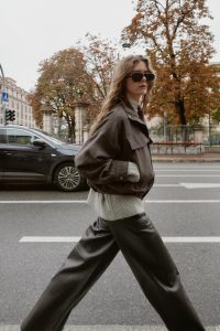 کت بامبر زنانه طرح جناغی پفی زارا – ZARA