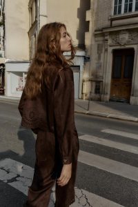 کت زنانه جیر مصنوعی با لبه برش‌دار زارا – ZARA