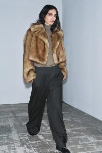 کت زنانه خز مصنوعی کوتاه کالکشن ZW زارا – ZARA