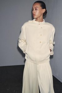 کت زنانه دکمه‌دار کالکشن ZW زارا – ZARA