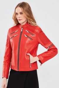 کت زنانه Milano چرم قرمز کوتاه دری مد