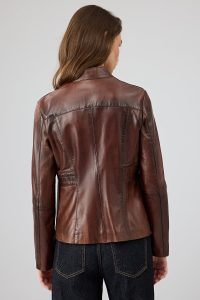 کت چرم کوتاه قهوه ای زنانه لیدیا دری مد