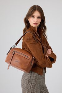 کت چرمی زنانه قهوه‌ای کوتاه اورسایز جیر Anita دری مد