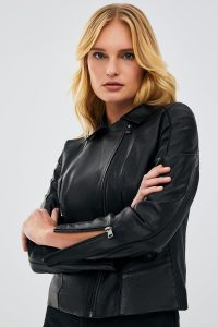 کت چرمی موتورسواری اسلیم فیت زنانه مشکی کیارا دری مد