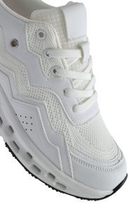 کتونی زنانه بژ بنددار با زیره ضخیم دری مد