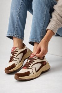 کتونی زنانه بژ بنددار لژدار دری مد Studio