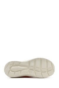 کتونی زنانه بژ بنددار لژدار دری مد