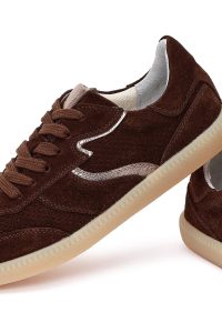 کتونی زنانه جیر قهوه‌ای بنددار دری مد