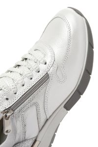 کتونی زنانه سفید با بند و زیپ کناری چرم دری مد