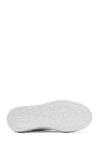 کتونی زنانه سفید با بند چرم دری مد