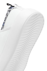 کتونی زنانه سفید بنددار با جزئیات پلنگی ACBC x Derimod