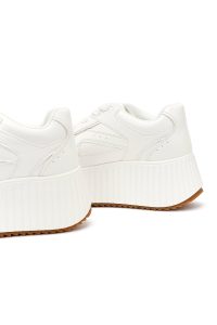 کتونی زنانه سفید بنددار لژدار دری مد