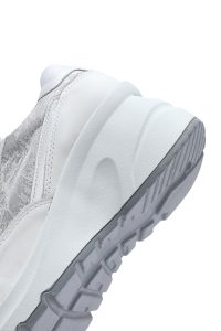 کتونی زنانه سفید پاشنه بلند با بند چرم دری مد