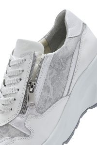 کتونی زنانه سفید پاشنه بلند با بند چرم دری مد