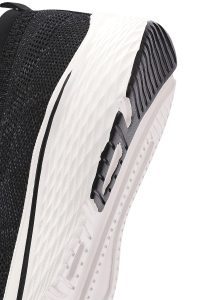 کتونی زنانه سیاه چرم با زیره ضخیم پارچه ای دری مد