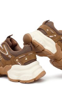 کتونی زنانه شتری بنددار لژدار دری مد