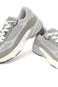 کتونی زنانه طوسی بنددار لژدار دری مد