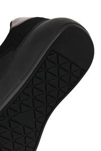 کتونی زنانه مشکی بنددار لژدار دری مد