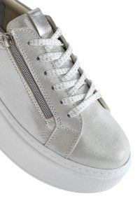 کتونی زنانه نقره ای با زیره ضخیم و زیپ کناری چرم دری مد