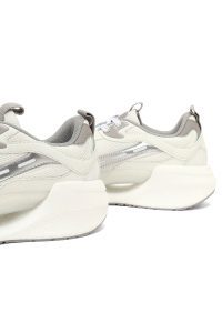 کتونی زنانه نقره‌ای بنددار لژدار دری مد Studio