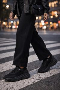 کتونی زنانه پارچه‌ای مشکی بنددار لژدار دری مد Zero