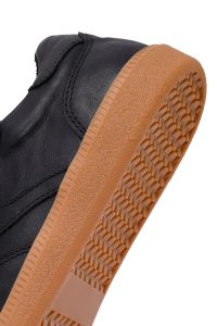 کتونی زنانه چرم مشکی بنددار دری مد