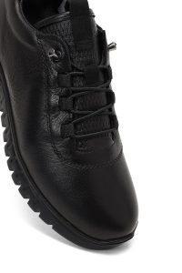 کتونی زنانه چرم مشکی بنددار لژدار دری مد