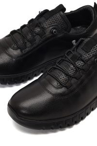 کتونی زنانه چرم مشکی بنددار لژدار دری مد