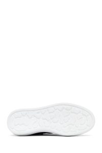 کتونی زنانه چرم مشکی بنددار لژدار دری مد