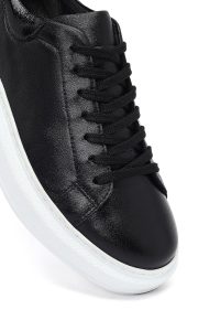 کتونی زنانه چرم مشکی بنددار لژدار دری مد