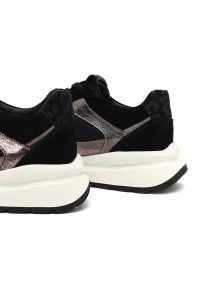 کتونی زنانه چرم مشکی بنددار لژدار دری مد