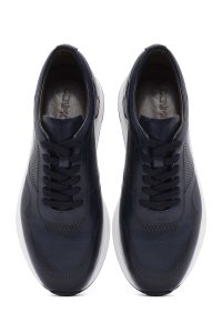 کتونی مردانه چرم سرمه‌ای بنددار زیره ضخیم دری مد