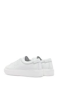 کتونی مردانه چرم سفید بنددار زیره ضخیم دری مد