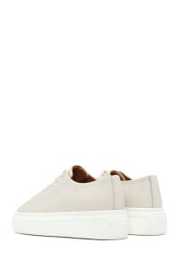 کتونی مردانه چرم سفید بنددار زیره ضخیم دری مد