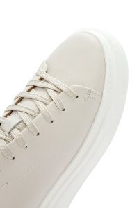 کتونی مردانه چرم سفید بنددار زیره ضخیم دری مد