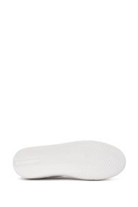 کتونی مردانه چرم سفید بنددار زیره ضخیم دری مد