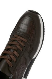 کتونی مردانه چرم قهوه‌ای بنددار دری مد