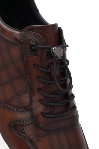 کتونی مردانه چرم قهوه‌ای بنددار طرح کروکو دری مد