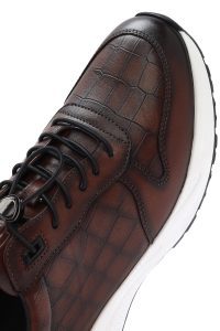 کتونی مردانه چرم قهوه‌ای بنددار طرح کروکو دری مد