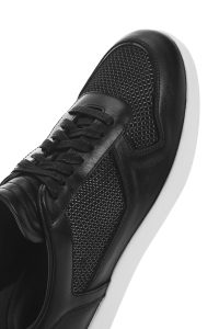 کتونی مردانه چرم مشکی بنددار دری مد