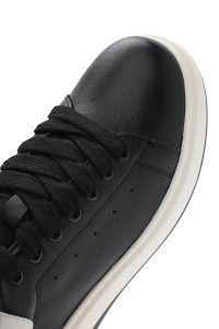 کتونی مردانه چرم مشکی بنددار دری مد