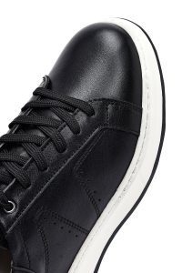 کتونی مردانه چرم مشکی بنددار زیره ضخیم دری مد