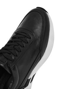 کتونی مردانه چرم مشکی بنددار زیره ضخیم دری مد